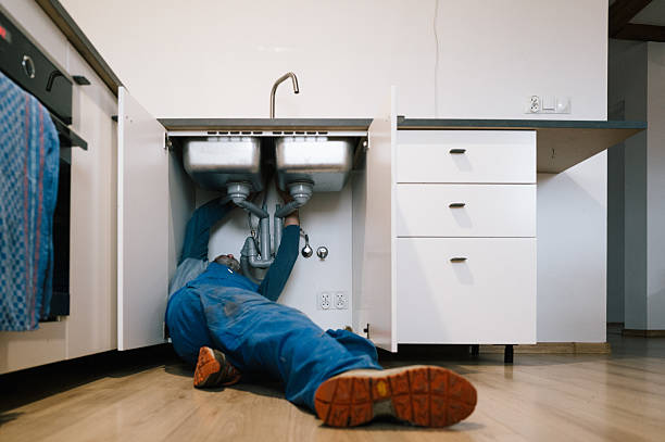 Professional Leak Detection technician working in Pompano Beach, FL